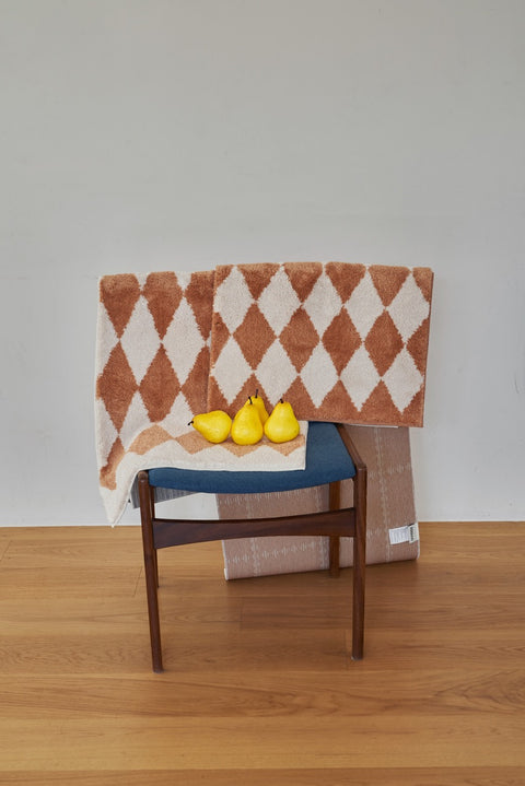 Rug | Argyle Peach